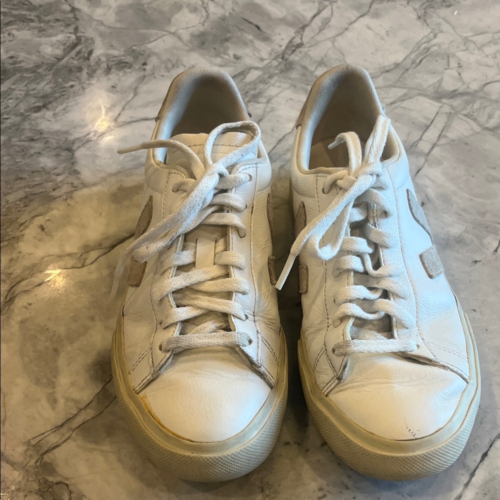 VEJA Campo Sneaker (Women)